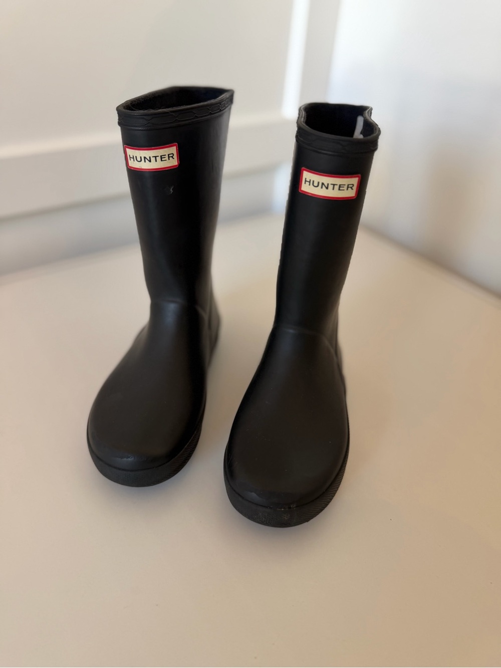 Kids US size 13 Hunter Black Rubber Boot Sole Close-Up